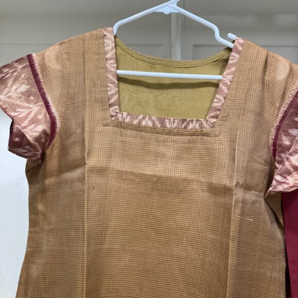 Silk salwar khameez Patola style - Picture 2 of 3